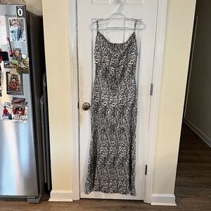 Elliatt Black & White Floral Print Dress | Size S